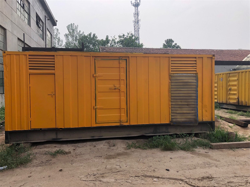 美兰发电机出租进行负载测试时，电瓶电量不足的具体判断标准是什么？